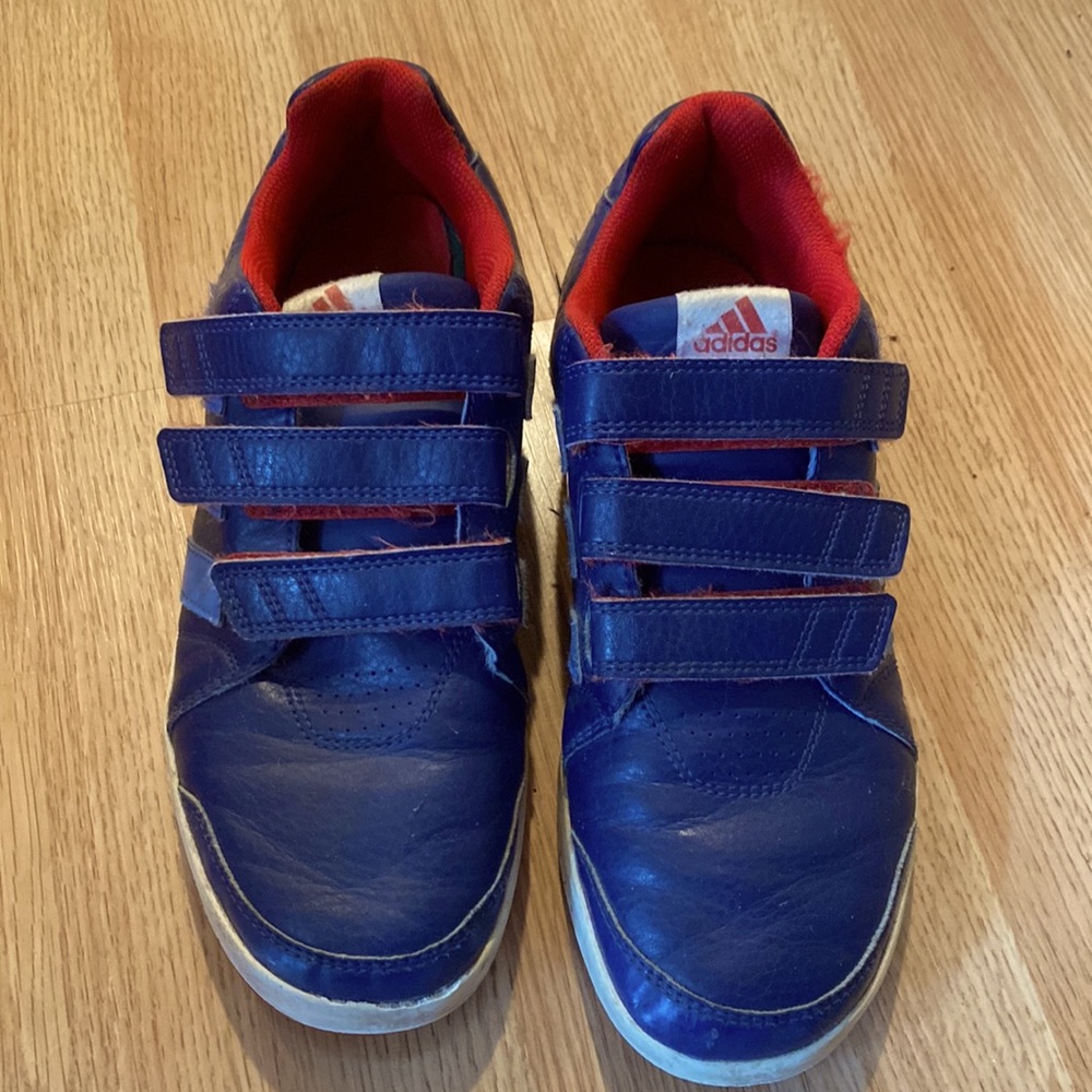Adidas tennis shoes for kids